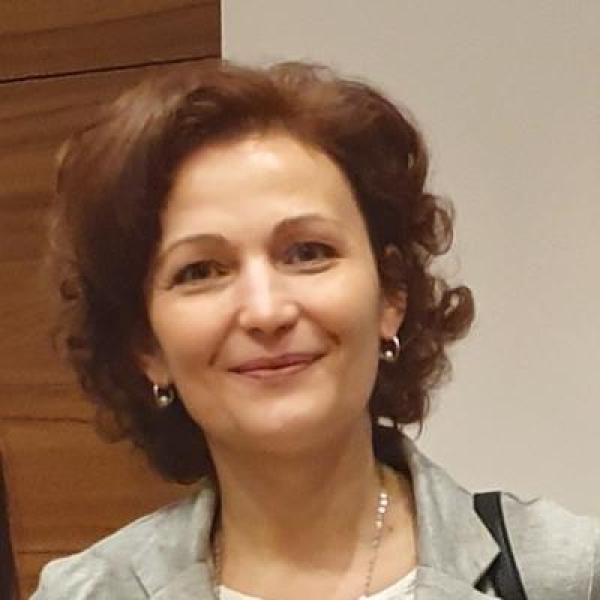 Larisa Săndulescu